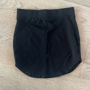 Black stretchy short black skirt